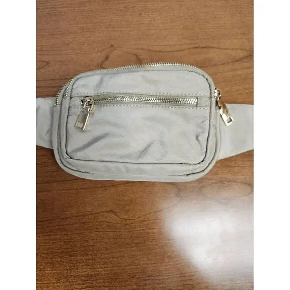 Madison West by Baby Cubby taupe tripple pocket waist bag/ fanny pack with goldt - Picture 3 of 7